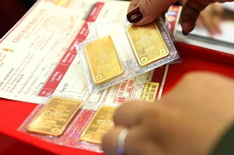 Giá vàng chốt phiên ngày 23/6 đồng loạt đi xuống sau phiên tăng trước đó. Giá vàng miếng SJC được điều chỉnh niêm yết ở mức 144-147 triệu đồng/lượng (mua vào - bán ra). Ảnh minh họa