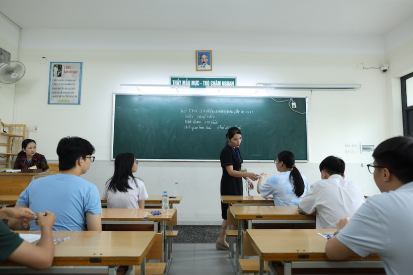 Học sinh dự thi lớp 10 THPT công lập tại Hà Nội năm học 2026 - 2027. Ảnh: Lao động
