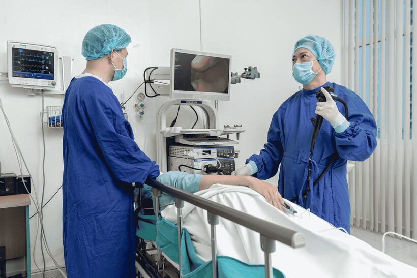 Bác sĩ Đồng Xuân Hà luôn trăn trở với những tổn thương rất nhỏ để tránh bỏ sót những dấu hiệu tiền ung thư.
