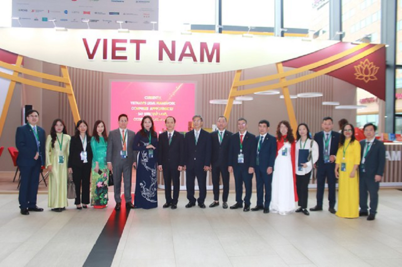 Đoàn Việt Nam tham dự Diễn đàn Pháp lý Quốc tế Saint Petersburg lần thứ XIV.