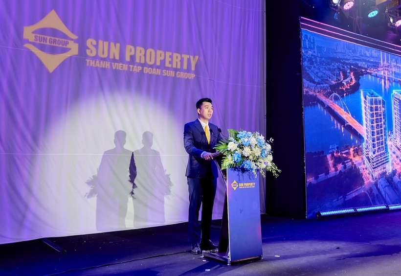 Đại diện chủ đầu tư nhấn mạnh về giá trị an cư và khai thác thương mại của S-Light Tower trước làn sóng dịch chuyển dân cư. Ảnh: Ánh Dương.