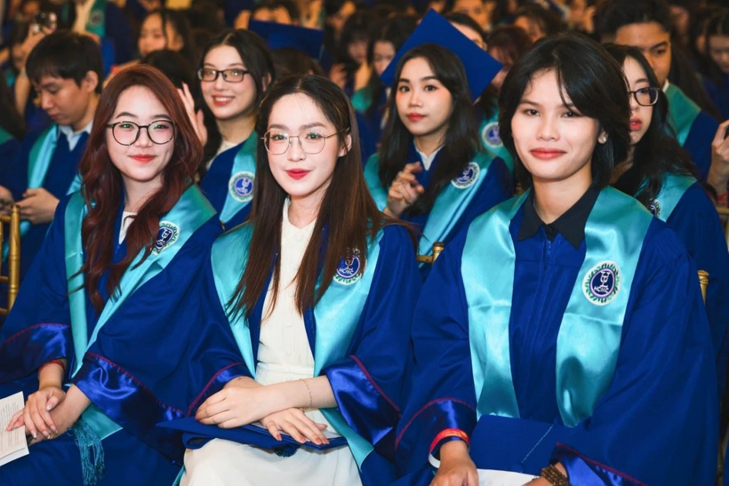 Sinh viên Trường Đại học Luật TP.HCM trong lễ tốt nghiệp (Ảnh: ULAW).
