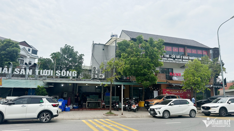 Quán hải sản tại phường Việt Trì, nơi xảy ra vụ việc người đàn ông mời bạn gái cùng nhóm bạn ăn hải sản hết hơn 16 triệu. Ảnh: ĐH