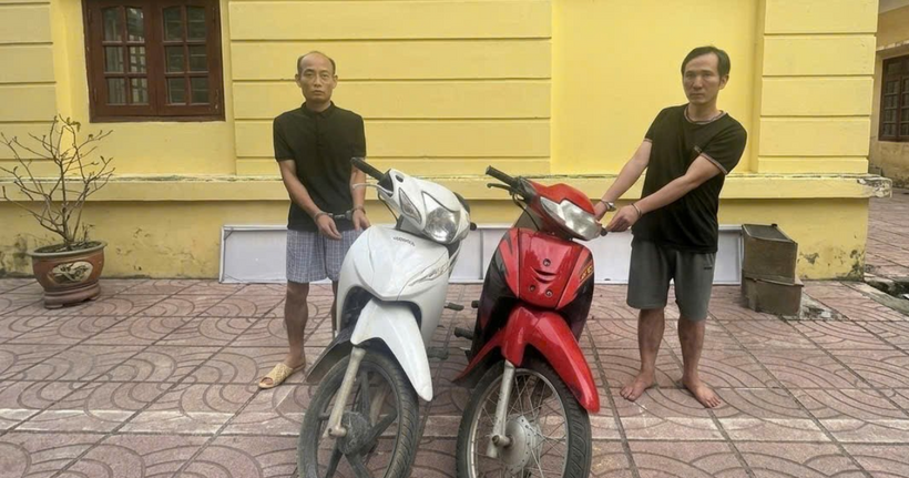 Đối tượng Vũ Xuân Ngọc (bên trái) và Hoàng Minh Đức (bên phải).