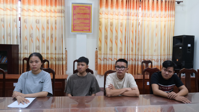 Các bị can trong vụ mua bán tài khoản ngân hàng: Đặng Thị Kim Ngân, Lữ Gia Kính, Trần Gia Kiệt và Nguyễn Tấn Tài. Ảnh: Thanh Niên