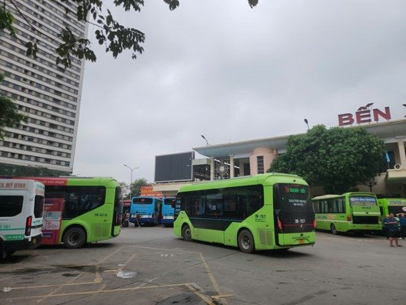 Hà Nội vận hành vé điện tử liên thông giao thông công cộng. Ảnh: Minh Hạnh