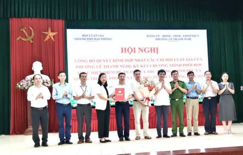 Ban Chấp hành Chi hội Luật gia phường Lê Thanh Nghị ra mắt tại hội nghị.