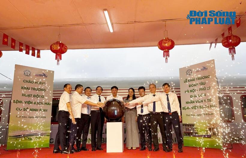 Chính thức vận hành, khai thác đưa hơn 500 y bác sĩ tại Bệnh viện Bạch Mai đến làm việc tại cơ sở Ninh Bình.