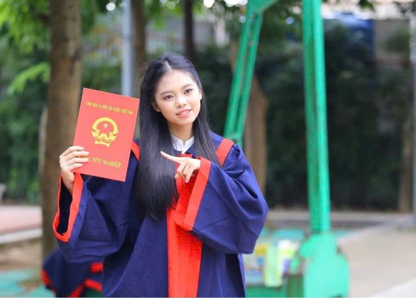 Em Trần Minh Hà, lớp 9G0 Trường THCS - THPT Newton - thủ khoa toàn thành phố kỳ thi lớp 10 THPT công lập không chuyên, năm học 2026-2027. Ảnh: NT