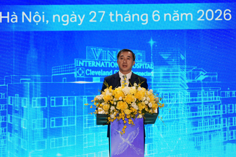Thứ trưởng Bộ Y tế Trần Văn Thuấn