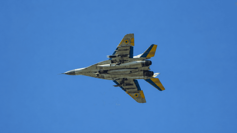 Một chiếc MiG-29AS của Ukraine mang bom GBU-39. Ảnh: NMFTE.
