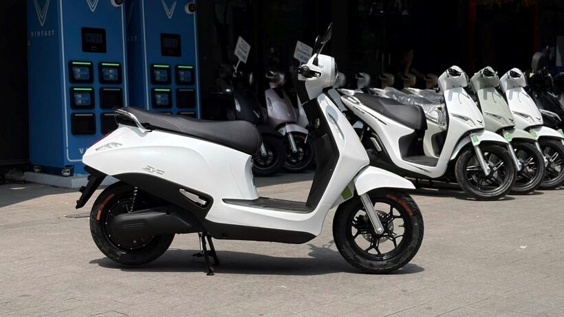 Đổi pin nhanh, nhẹ gánh chi phí: Xe máy điện VinFast Evo được lòng các tài xế công nghệ - 1