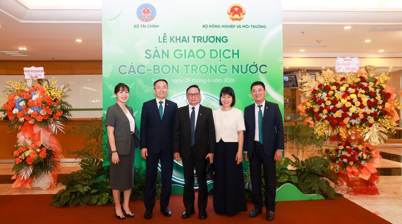 Đại diện lãnh đạo BIDV cùng đại diện lãnh đạo VSDC và HNX tham dự Lễ Khai trương