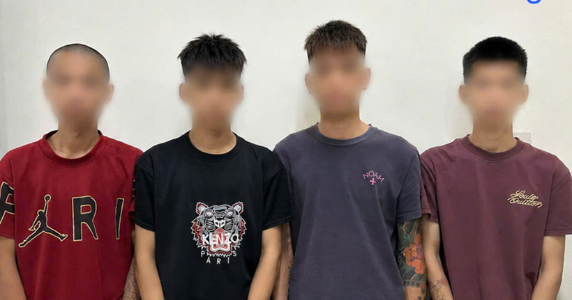 Các đối tượng tại cơ quan công an.