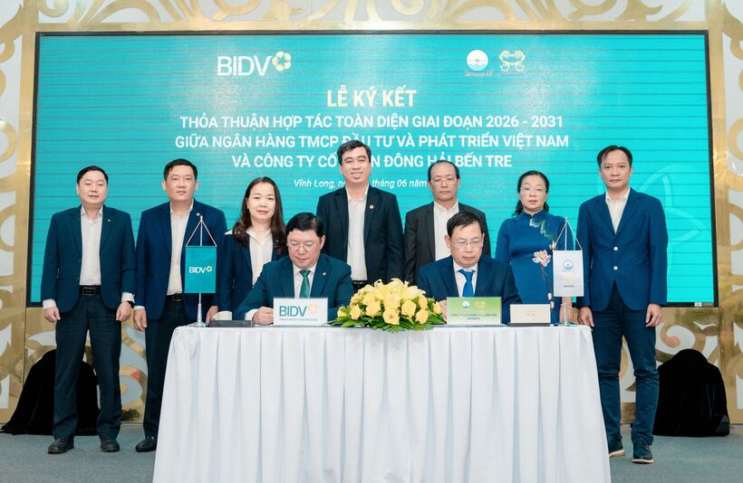 Phó Tổng Giám đốc BIDV Đoàn Việt Nam và Tổng Giám đốc DOHACO Lê Bá Phương đại diện hai đơn vị ký kết thỏa thuận