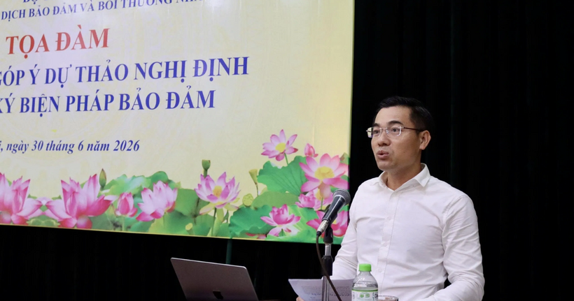 Các đại biểu trao đổi tại tọa đàm.