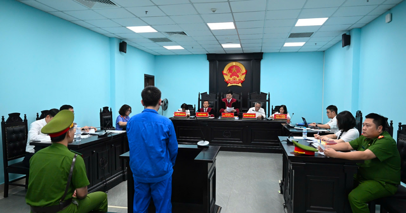 Toàn cảnh phiên tòa.