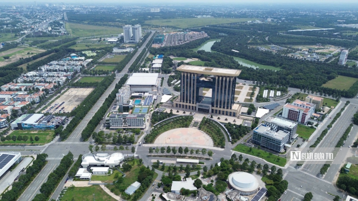 Năm 2025, TP.HCM sát nhập thêm tỉnh Bình Dương và Bà Rịa Vũng Tàu, diện tích thành phố tăng cao, chiến lược phát triển thay đổi, khu vực Bình Dương sẽ định hướng là đô thị phát triển công nghiệp, công nghệ cao.