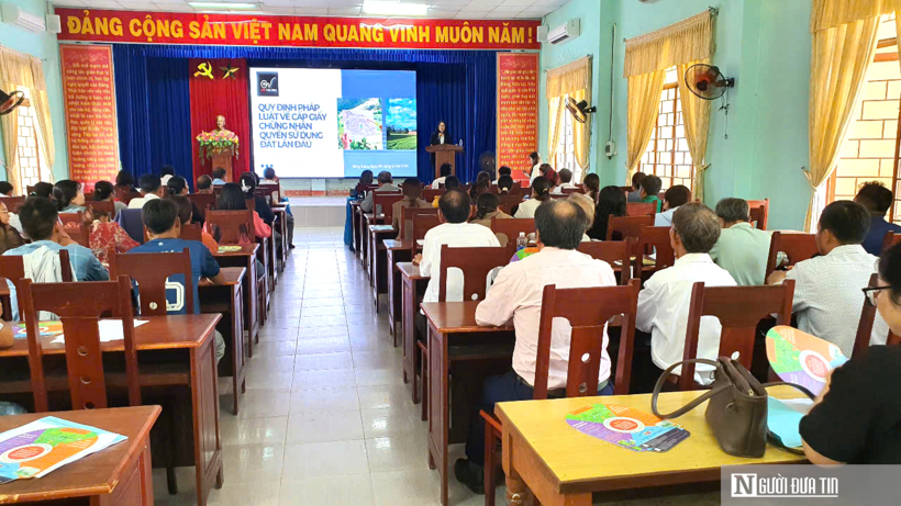 Các nội dung tuyên truyền được báo cáo viên trình bày theo hướng dễ hiểu, gắn với tình huống thực tế tại địa phương miền núi.