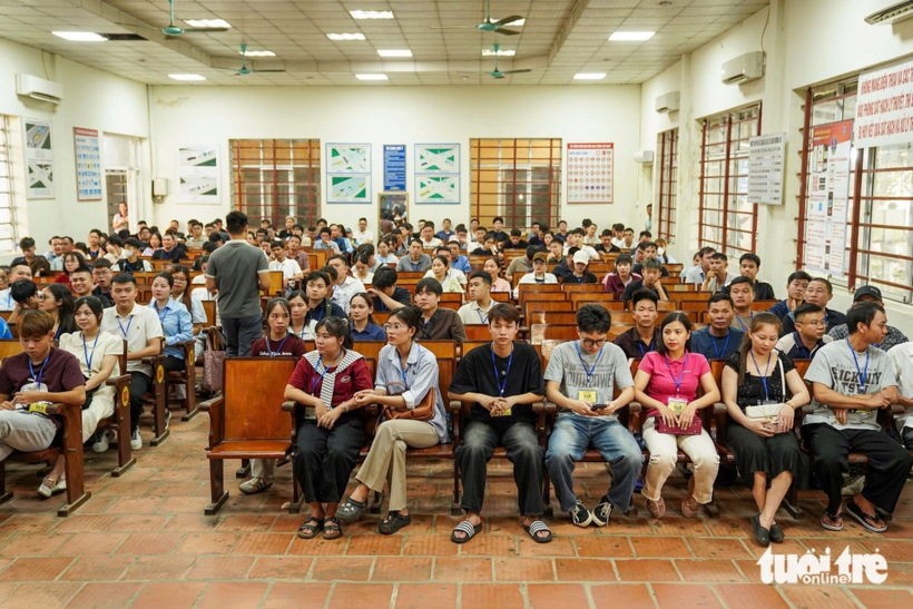 Cảnh sát giao thông Hà Nội tổ chức sát hạch cho gần 400 học viên thi sát hạch lái xe ô tô trong sáng 1/7 - Ảnh: THIÊN KHÔI