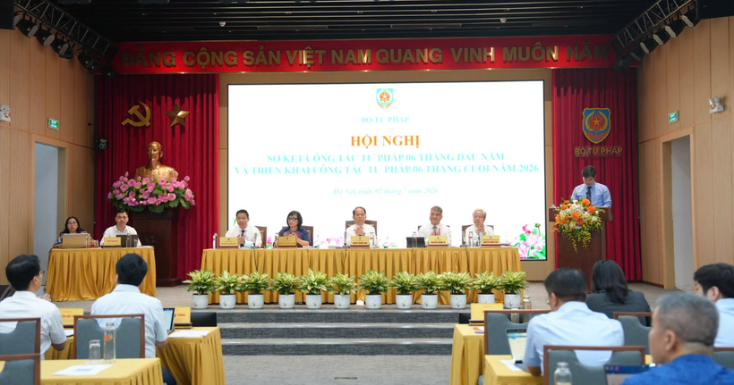 Lãnh đạo Bộ Tư pháp chủ trì hội nghị.
