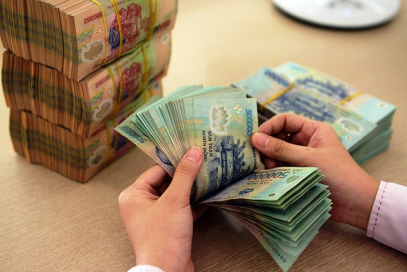 Sau giảm trừ chi phí y tế, giáo dục tối đa 47 triệu đồng/năm, cá nhân có một người phụ thuộc, thu nhập trên 28,63 triệu đồng/tháng mới phải nộp thuế. Ảnh minh họa