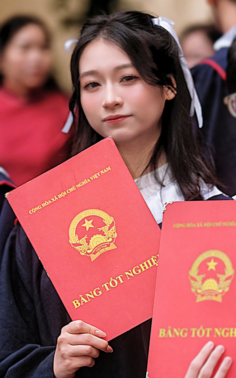 Hoàng Hương Giang, thủ khoa khối A01 toàn quốc năm 2026. Ảnh:&nbsp;NVCC.