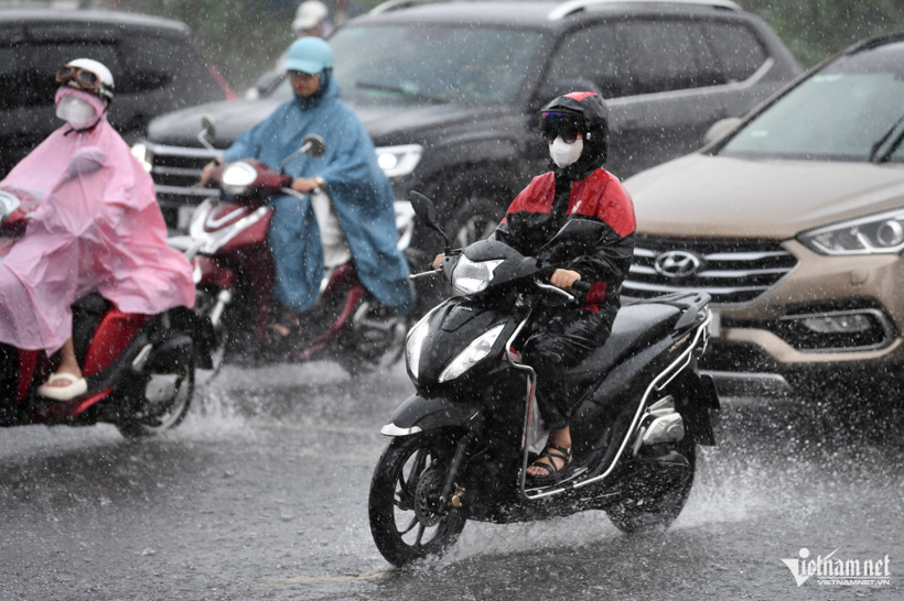 Bắc Bộ hôm nay dự báo có những khu vực đón mưa to do ảnh hưởng của hoàn lưu bão số 1. Ảnh: VietNamNet.