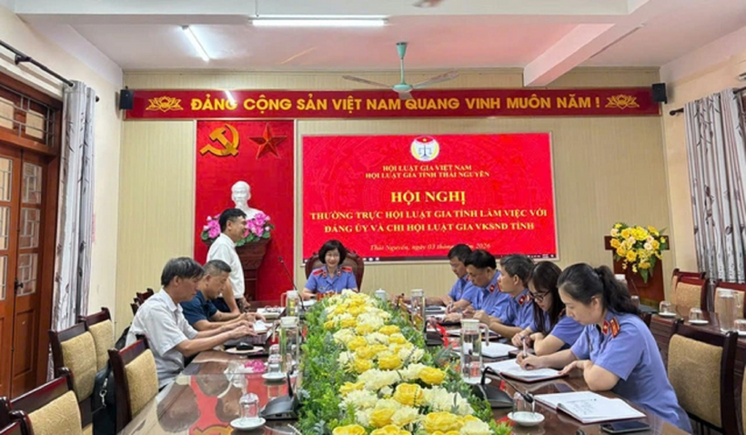 Hai đơn vị thống nhất tiếp tục phát huy thế mạnh của đội ngũ luật gia, kiểm sát viên trong công tác tuyên truyền pháp luật tại địa phương.