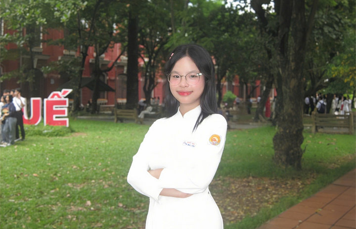 Lê Hoàng Thanh Hà tự hào và cho biết thành quả hôm nay đến từ sự nỗ lực của bản thân, sự dạy dỗ tận tình của thầy cô cùng sự động viên rất lớn từ phía gia đình và bạn bè.