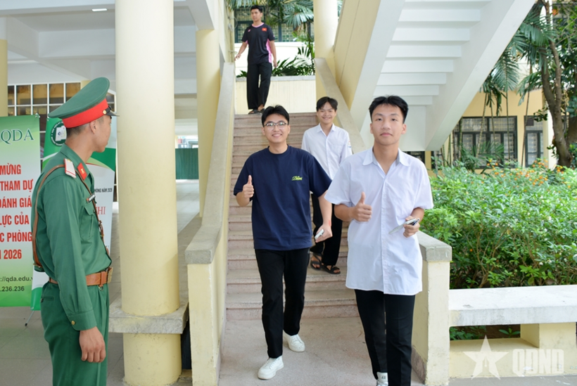 Thí sinh tham dự Kỳ thi đánh giá năng lực năm 2026 của Bộ Quốc phòng tại điểm thi Học viện Kỹ thuật Quân sự. Ảnh: Quân đội nhân dân.