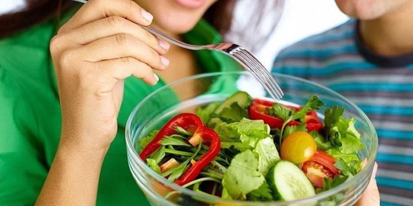 Ăn nhiều rau xanh giúp giảm nguy cơ đau thắt ngực do tắc mạch