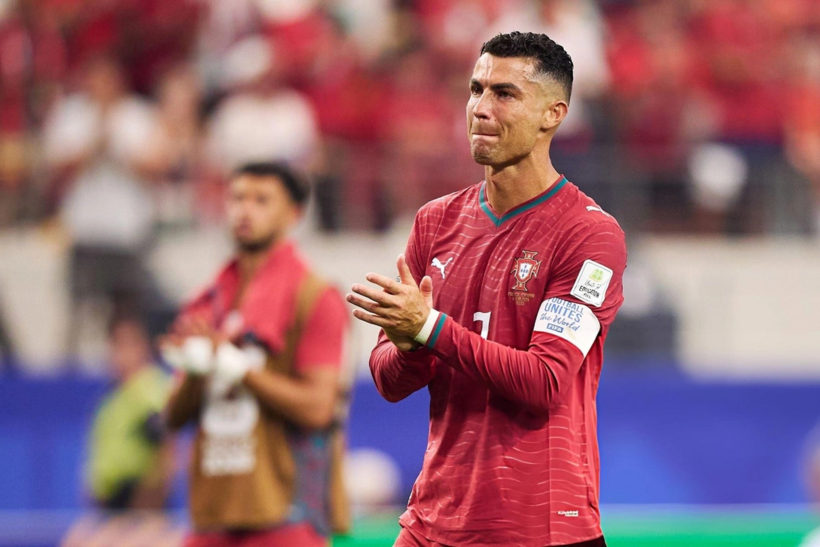 Ronaldo khóc sau khi Bồ Đào Nha để thua Tây Ban Nha (Ảnh: Getty).