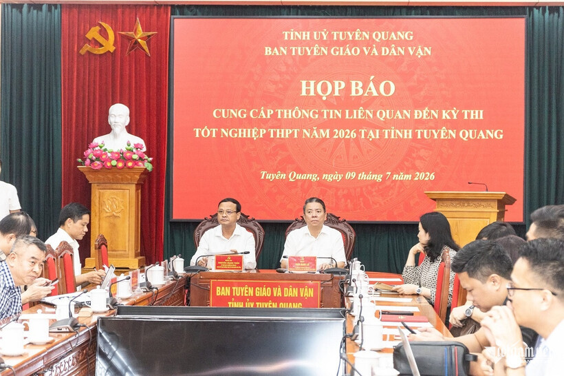 Toàn cảnh buổi họp báo.