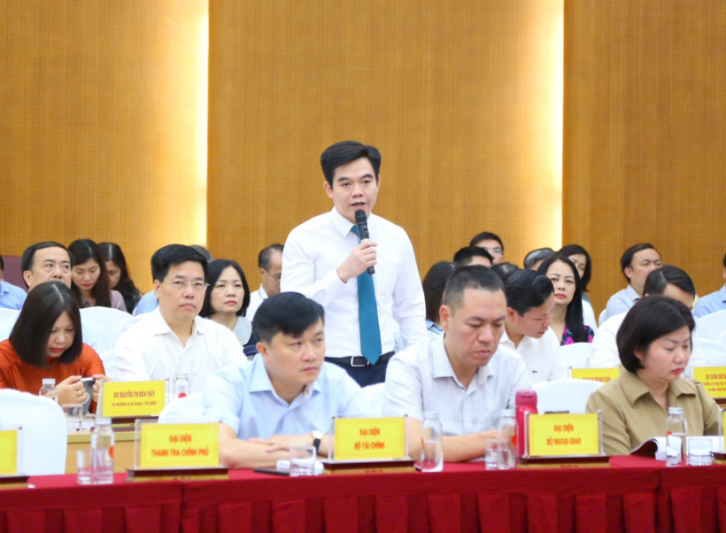 Ông Phạm Trường Giang (đứng phát biểu)./ Theo VietNamNet.
