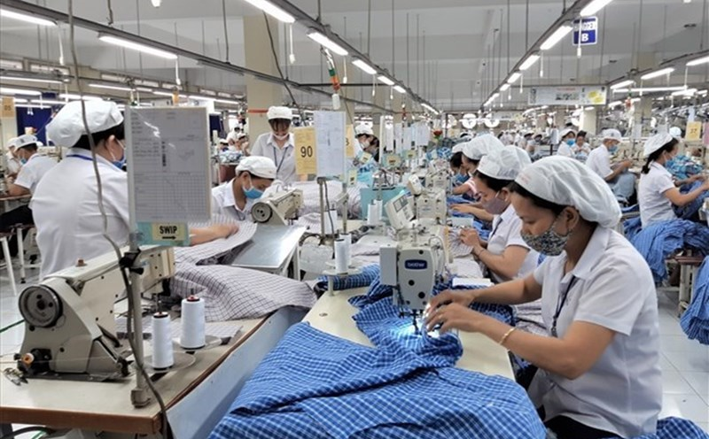 Từ ngày 1/7/2026, lao động nữ sinh con thứ hai nếu đủ điều kiện theo quy định sẽ được nghỉ thai sản 7 tháng, hưởng trợ cấp thai sản và trợ cấp một lần khi sinh con theo quy định mới của pháp luật. Ảnh minh họa/Lao động
