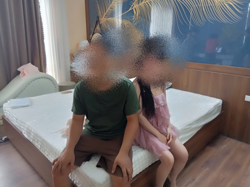 Công an bắt quả tang D.K.L và V.V.B có hành vi mua, bán dâm. Ảnh: Công an tỉnh Thái Nguyên