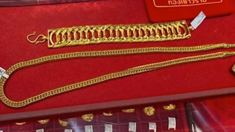 Người đàn ông nói bản thân đã bị trộm mất sợi dây chuyền vàng có giá trị hơn 300 triệu.