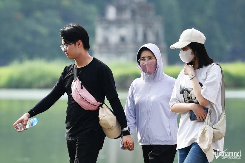 Thời tiết miền Bắc chuyển nắng ráo, có nơi nắng nóng. Ảnh: Nam Khánh.