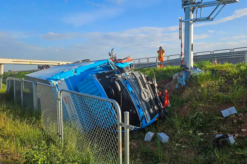 Hiện trường vụ tai nạn sáng 18/7. (Ảnh: VnExpress)