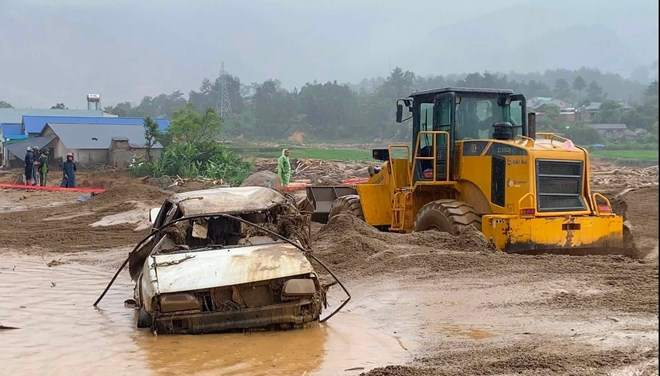 Lực lượng chức năng đã tìm thấy thi thể 3 nạn nhân. Ảnh: UBND xã Mường Than/Báo Lao động