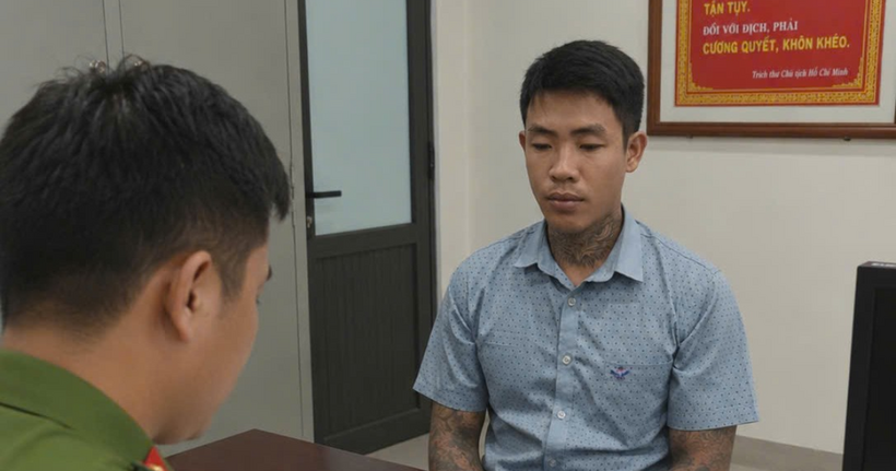 Đối tượng Nguyễn Sỹ Tuyên tại Cơ quan Công an. (Ảnh: Công an Quảng Ninh)