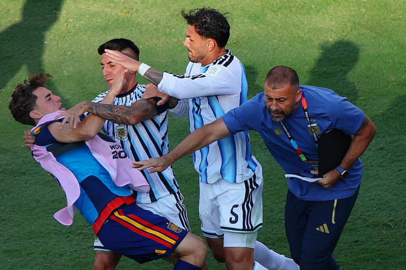 FIFA vào cuộc vụ xô xát sau chung kết World Cup 2026. (Ảnh: Sky Sports)