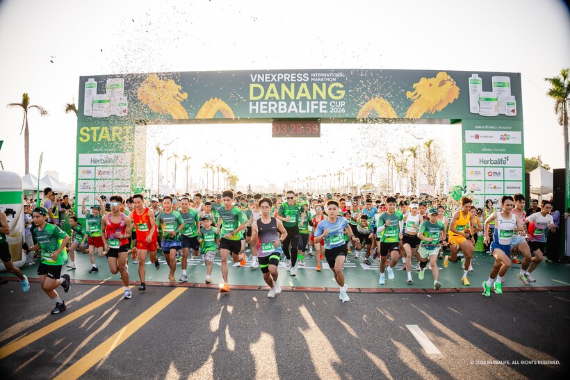Các runner xuất phát chinh phục VnExpress Đà Nẵng International Marathon Herbalife Cup 2026