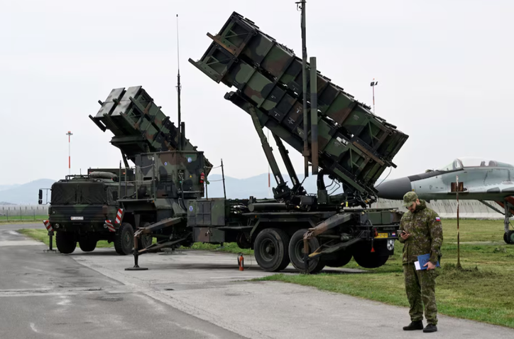 Hệ thống phòng thủ tên lửa&nbsp;Patriot. Ảnh: Reuters