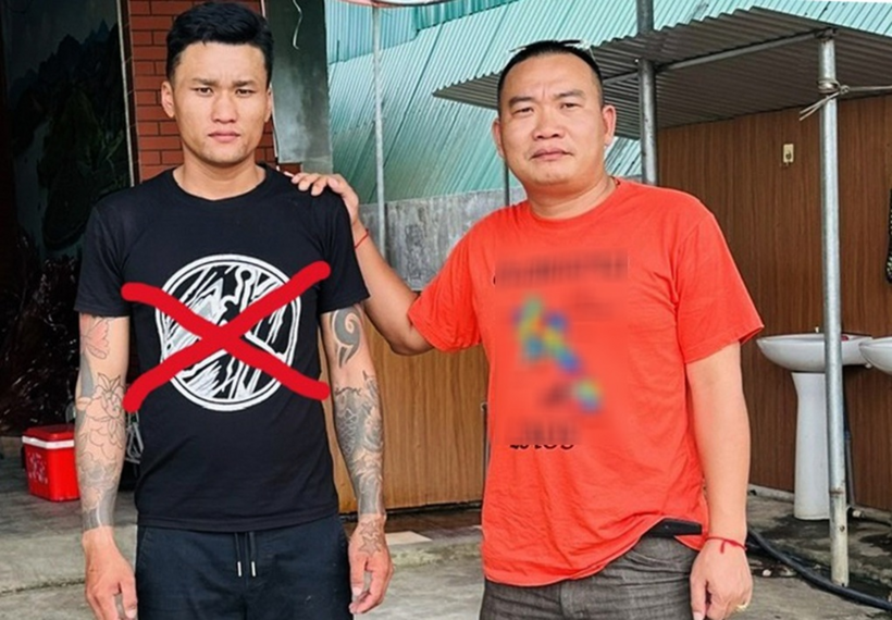 Sau khi được Tổ công tác vận động, thuyết phục, Vi Văn Cảnh (X) đã đầu thú về hành vi phạm tội của mình. (Ảnh: Công an tỉnh Nghệ An)