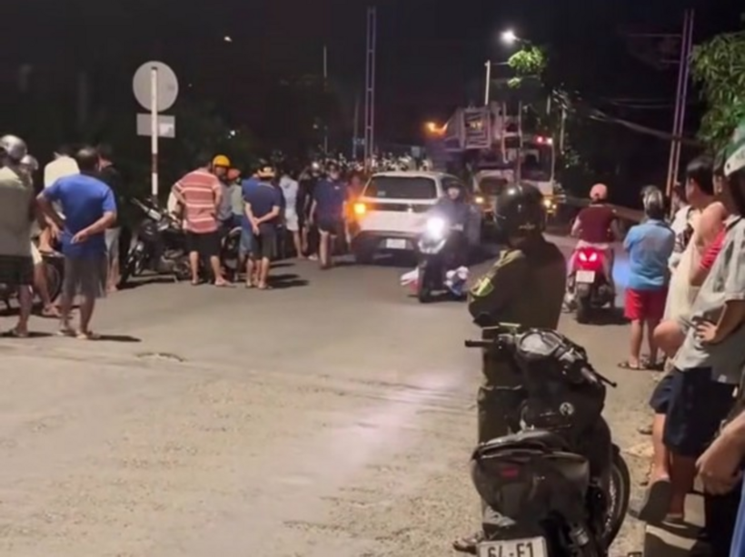 Lực lượng chức năng đang điều tra nguyên nhân vụ tai nạn. (Ảnh: Thanh niên)