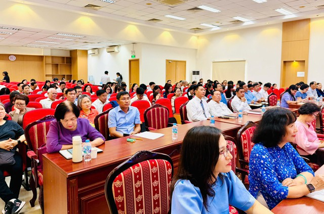Các đại biểu tham dự hội nghị.
