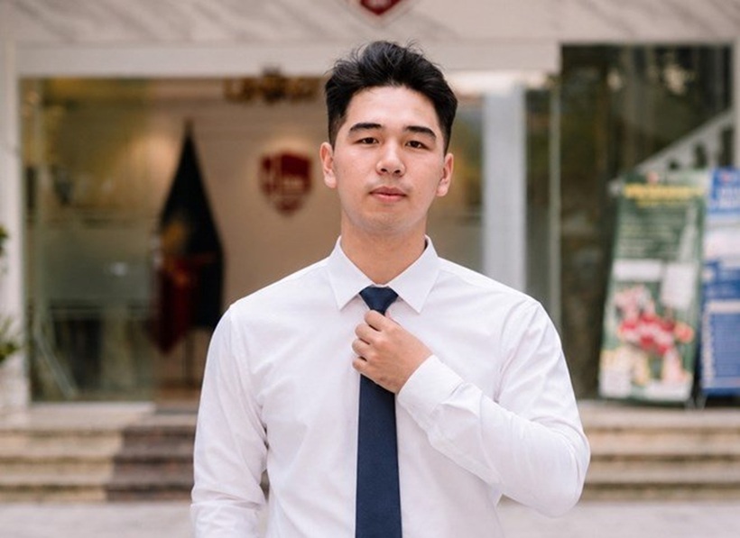Nguyễn Trường Giang, thủ khoa đầu ra toàn khóa năm 2026, Trường Đại học Kinh tế. Ảnh: Tuấn Hùng/Dân trí