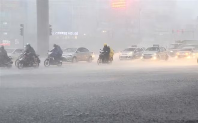 Ngày 28/7, nhiều khu vực trên cả nước tiếp tục có mưa lớn. Ảnh: Tô Thế./ Theo VietNamNet